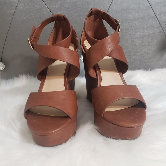 Forever21 high platform sandals - Picture 2 of 14